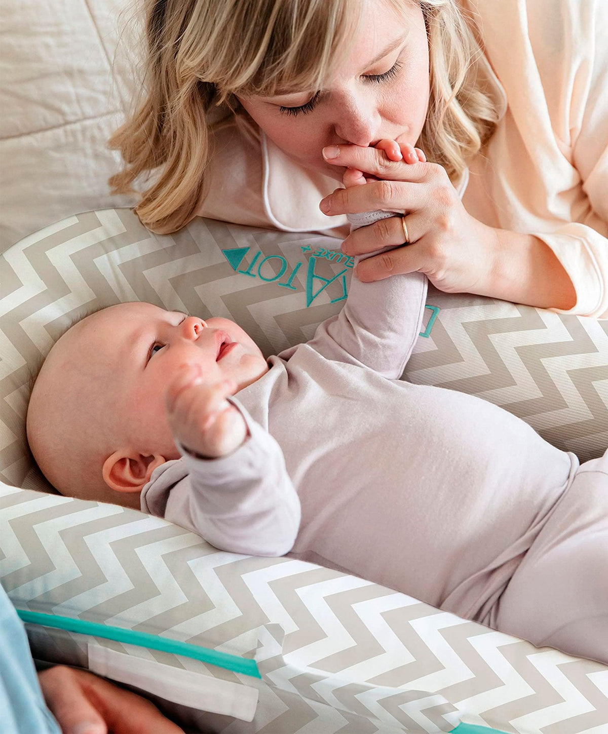 Dockatot Baby Nests Dockatot Deluxe+ Dock – Silver Lining