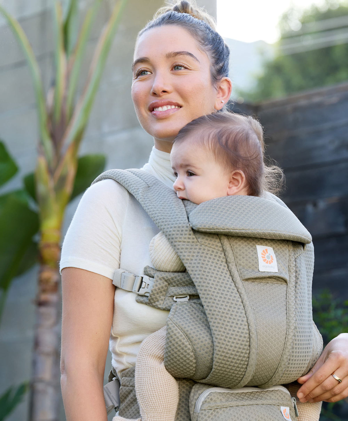 Ergobaby Baby Carriers Ergobaby Omni Deluxe Mesh Baby Carrier - Olive