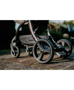 Egg3 Complete Pushchair Bundle with Shell 360 Car Seat - Chocolate Velvet