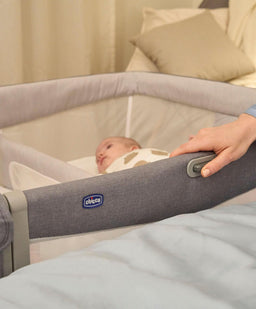 Chicco Chicco Next2Me Twins  Bedside Crib – Magnet Grey