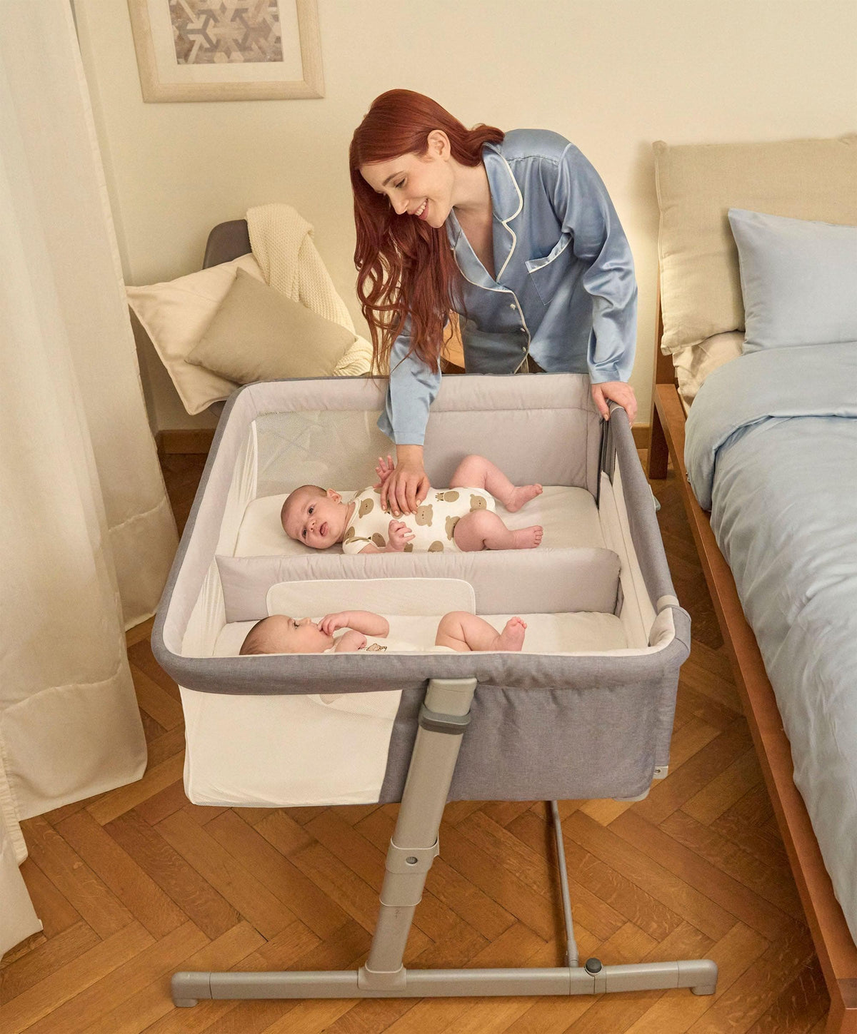 bebe（感謝）/2 Chicco Next2Me Twins Bedside Crib – Magnet Grey – Mamas & Papas UK