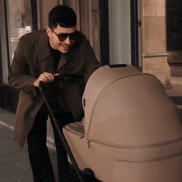 Built-in carrycot height adaptors