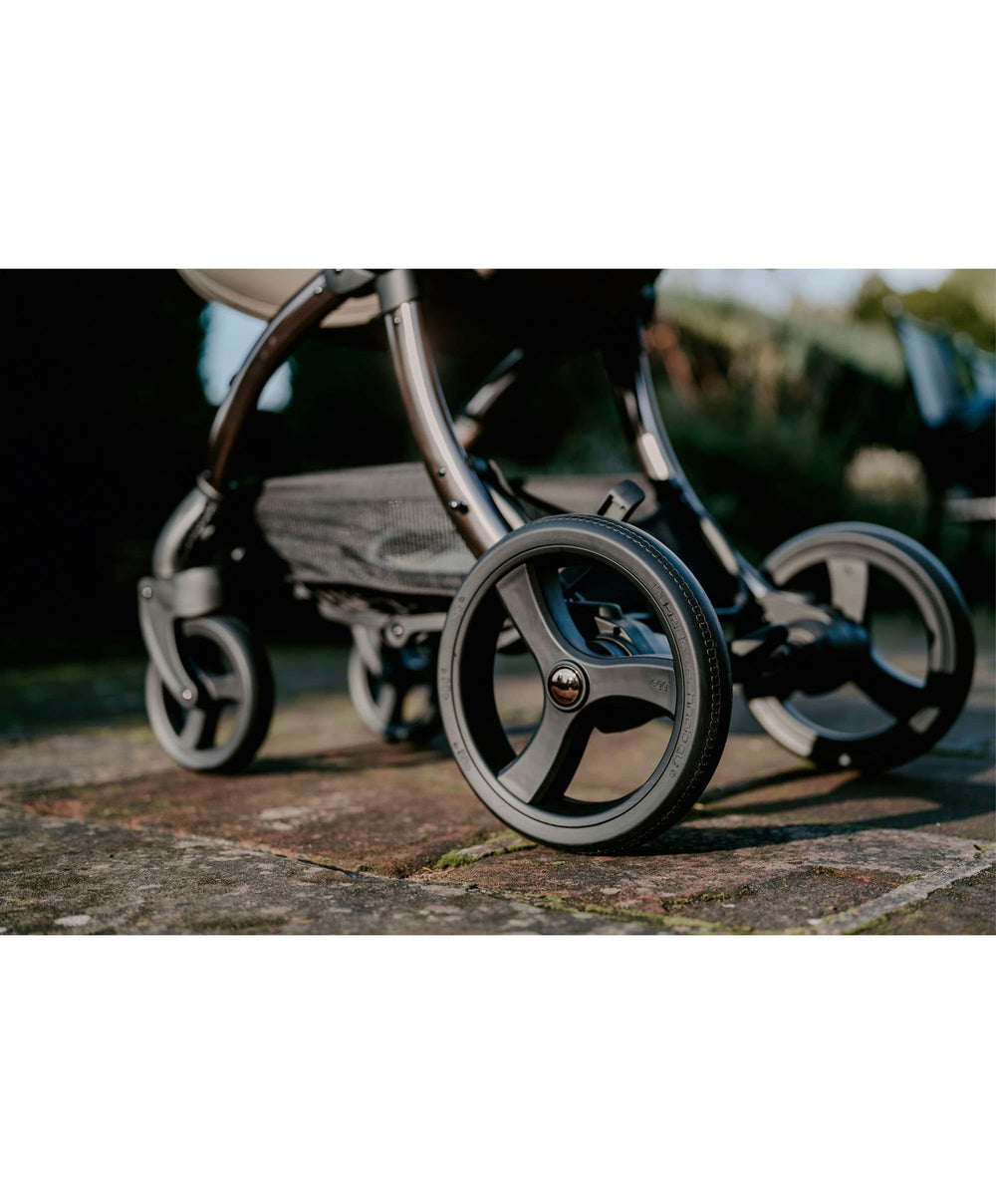 Egg (BabyStyle) Pushchairs Egg3 Complete Pushchair Bundle with Shell 360 Car Seat - Chocolate Velvet