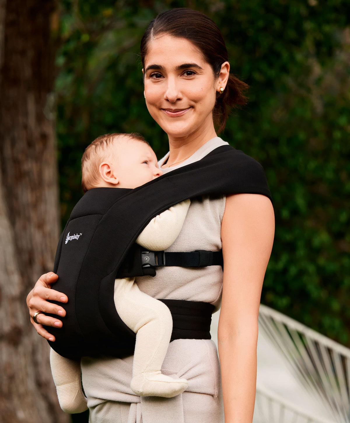 ergobaby performance carrier charcoal black Ergobaby Embrace Carrier Black