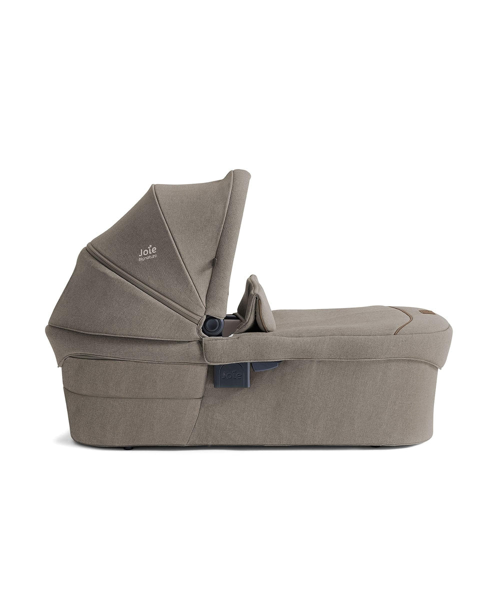 Joie Pushchairs Joie finiti™ 4in1 Signature Pushchair Bundle With Joie i-Level™ Pro Signature Car Seat