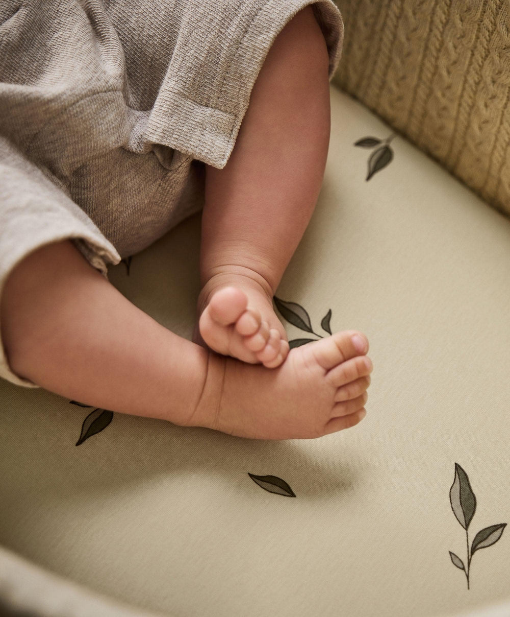 Little Green Sheep Little Green Sheep Moses Basket Sheets (Pack of 2) – Leaf Print