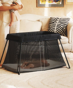 Mamas & Papas Babybjorn Travel Cot Light Bundle with Fitted Sheet - Black