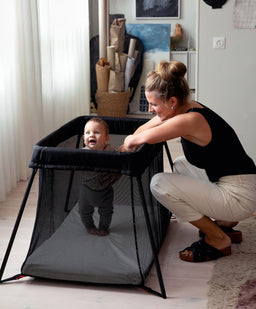 Mamas & Papas Babybjorn Travel Cot Light Bundle with Fitted Sheet - Black
