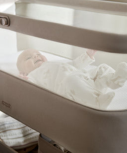 Mamas & Papas Bedside Sleeping Lua 2 Bedside Crib - Mocha