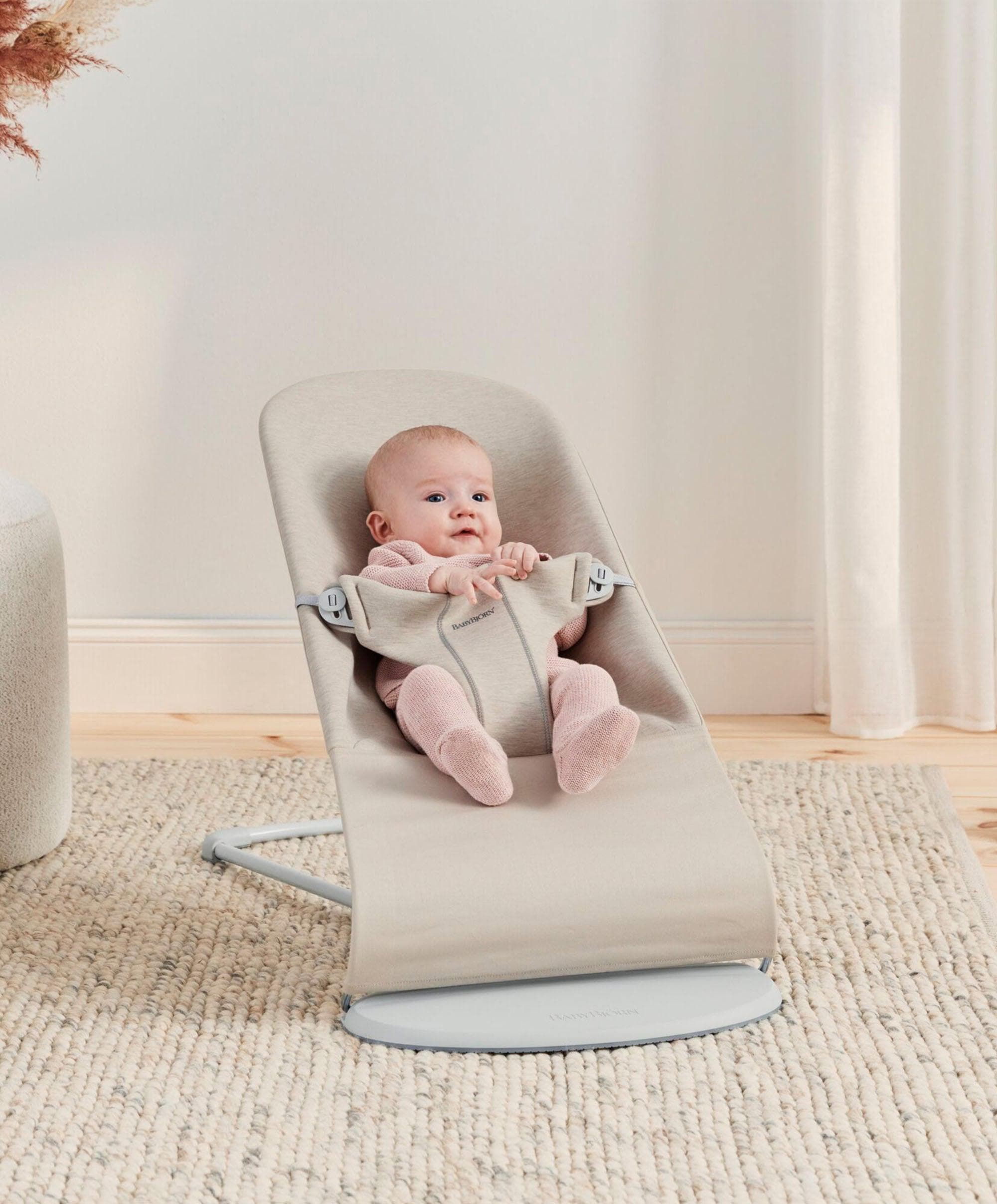 BabyBjörn Baby Bouncer and Toy Bar – Light Beige
