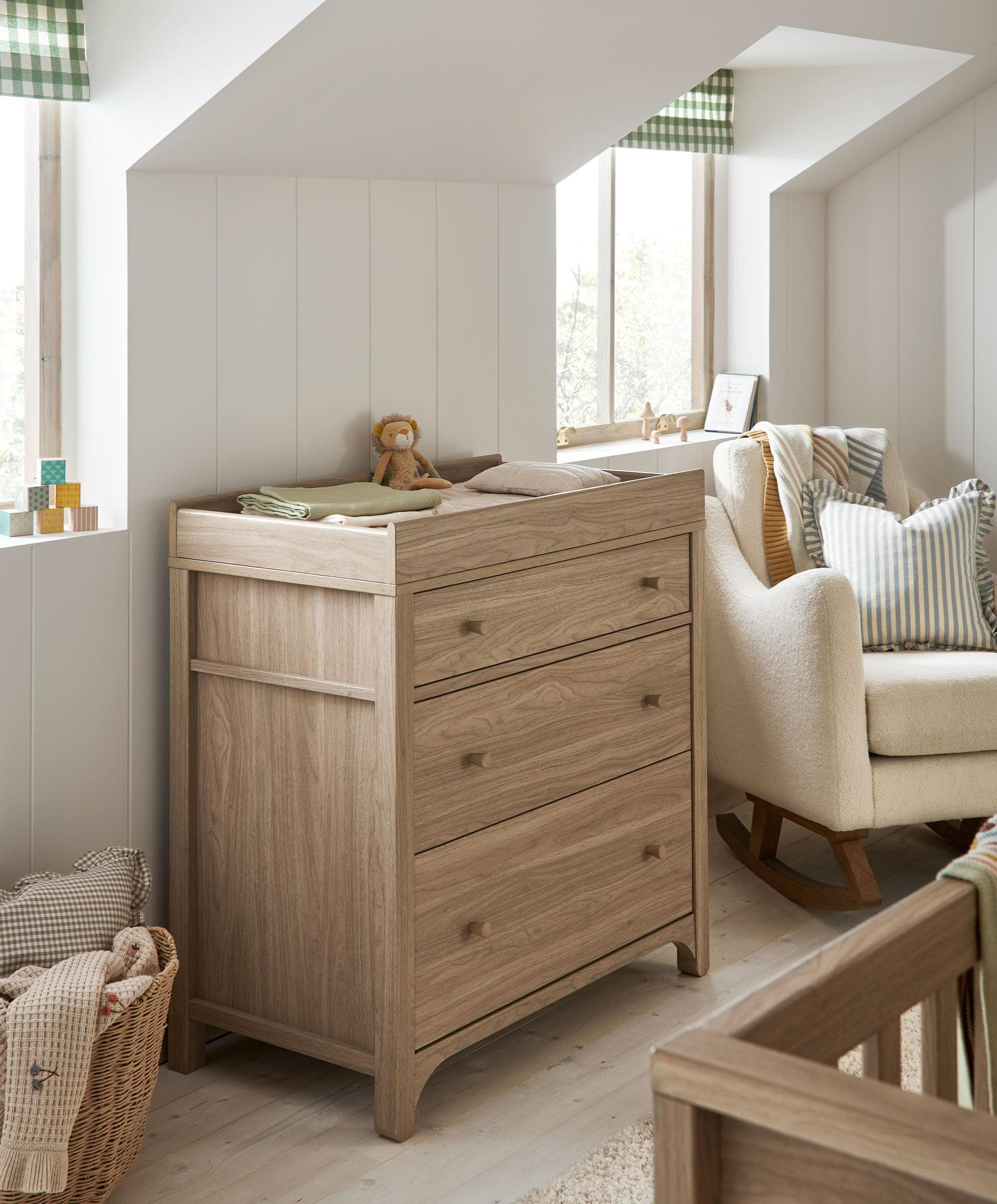 Barton Dresser Changer Oak Mamas Papas UK Barton Dresser Changer Oak Mamas Papas UK