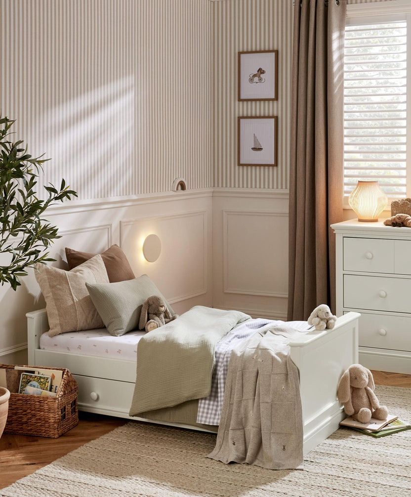 Oxford Nursery Bundle with Lua Bedside Crib (6 Piece) – Off-White ...