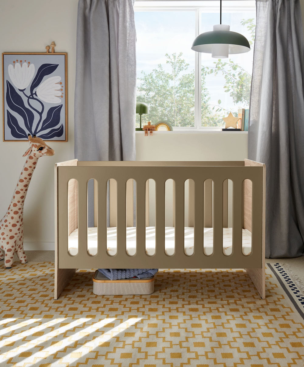 Mamas &amp; Papas Furniture Sets Vyne Cot &amp; Essential Airflow Fibre Small Cotbed and Cot Mattress  - White/Oak