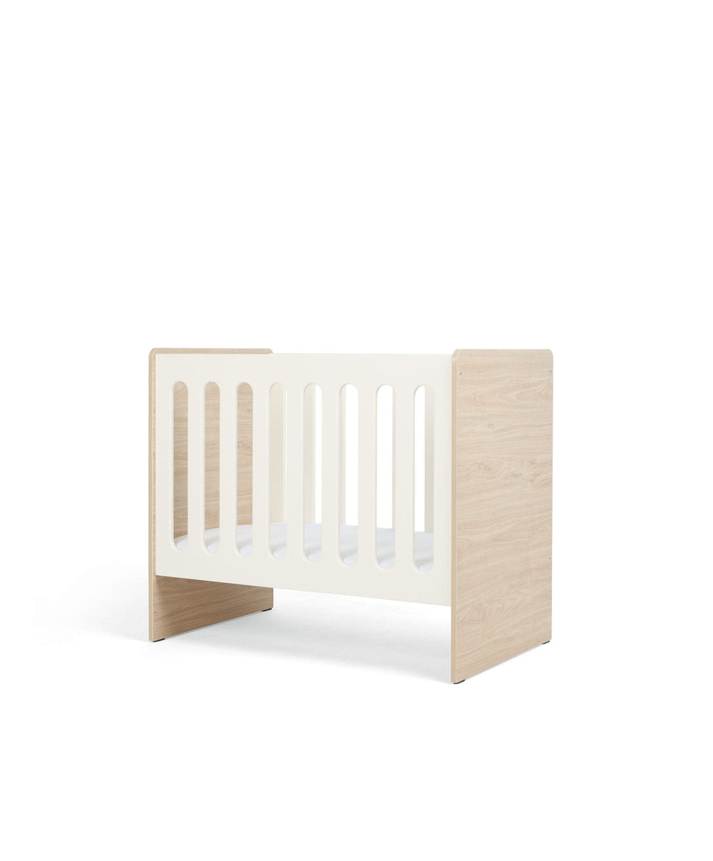 Mamas &amp; Papas Furniture Sets Vyne Mini Cot with Essential Pocket Spring Mini Cot Mattress &amp; Sheets (4 Piece) - White/Oak