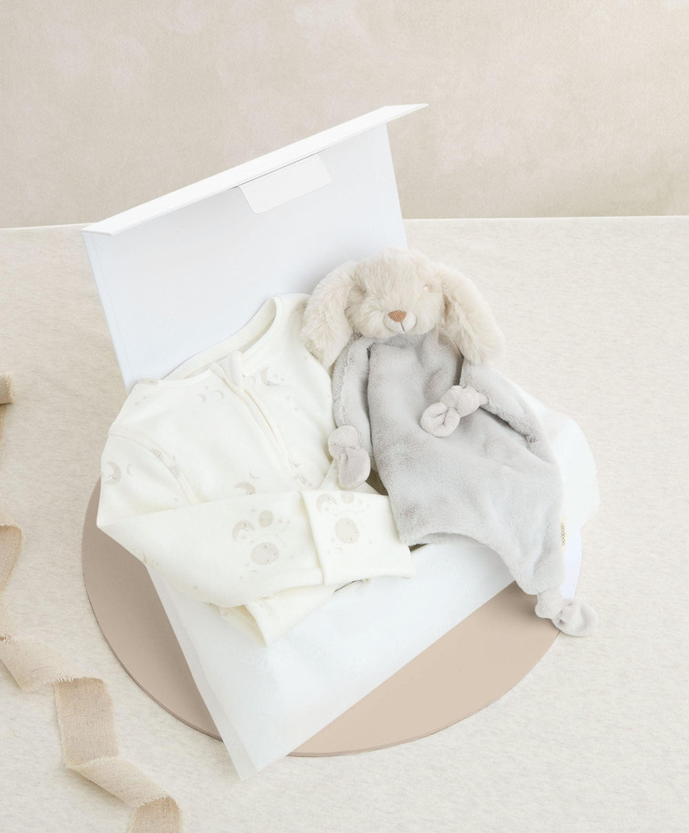 Mamas &amp; Papas Gift Boxes 0-3m Celestial Print All In One &amp; Grey Bunny Comforter Gift Box