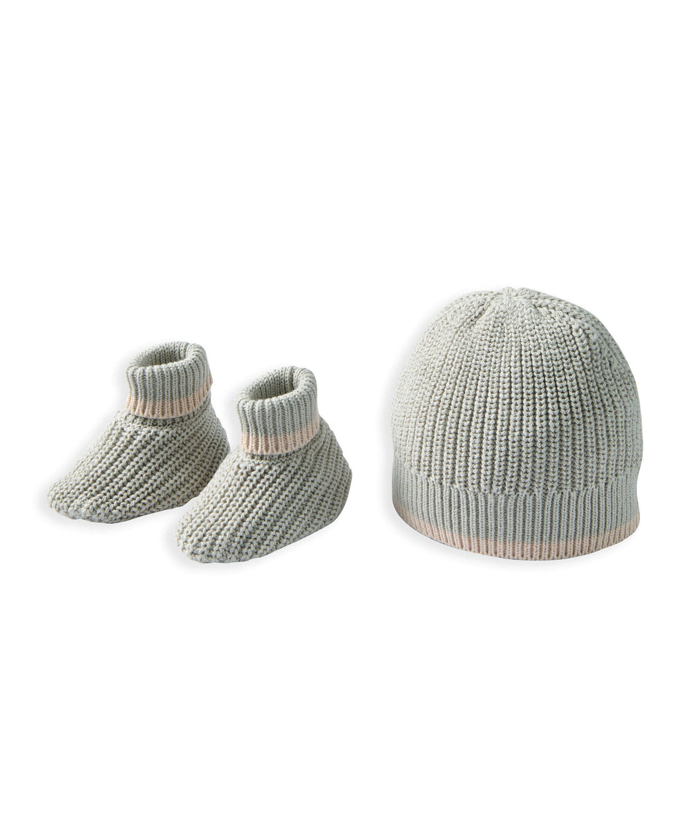 Mamas &amp; Papas Hats &amp; Booties Welcome to the world Knitted Hat &amp; Booties Set