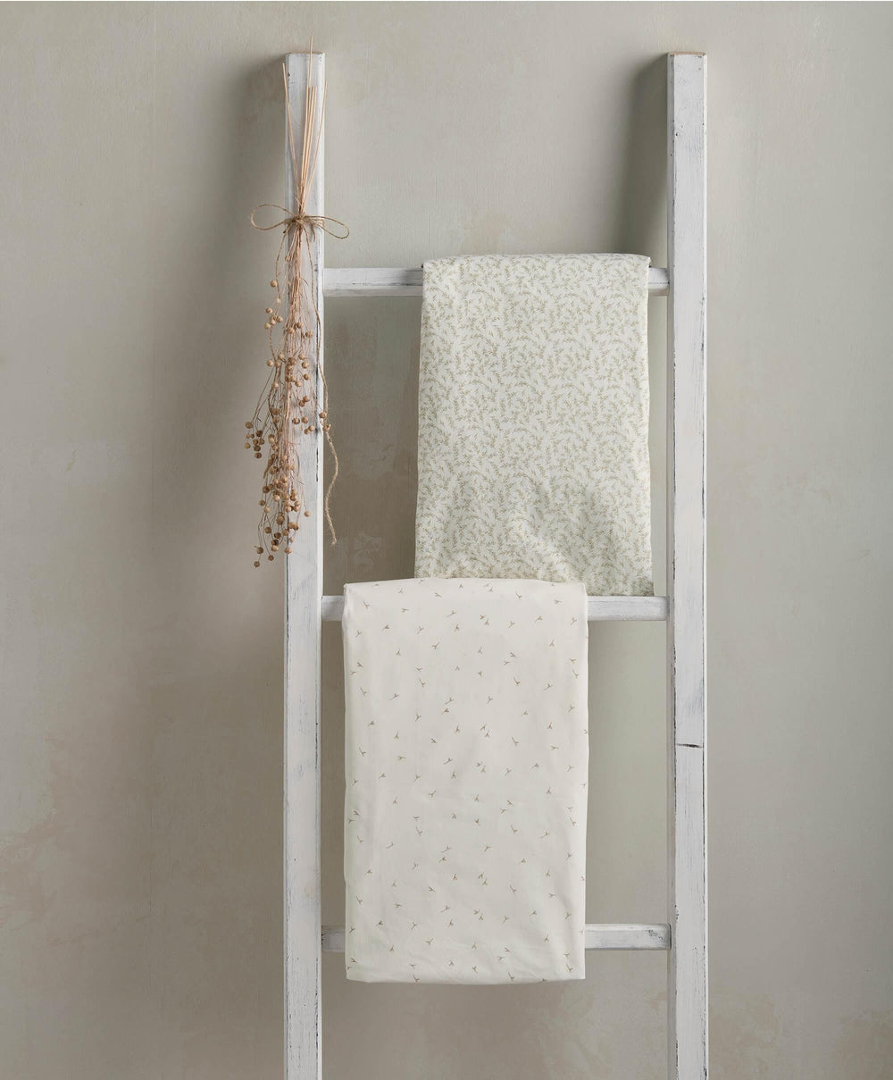 Mamas &amp; Papas Nursery Bundle With Dreampod Sleep Bag &amp; Hooded Towel (4 Piece) - Seedling