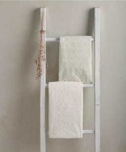 Mamas & Papas Nursery Bundle With Dreampod Sleep Bag & Hooded Towel (4 Piece) - Seedling