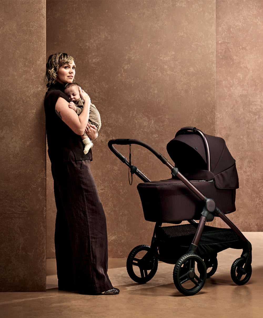 Mamas &amp; Papas Ocarro 2 Complete Pushchair Bundle with Cybex Cloud T Plus Car Seat &amp; Base (8 Pieces) - Americano