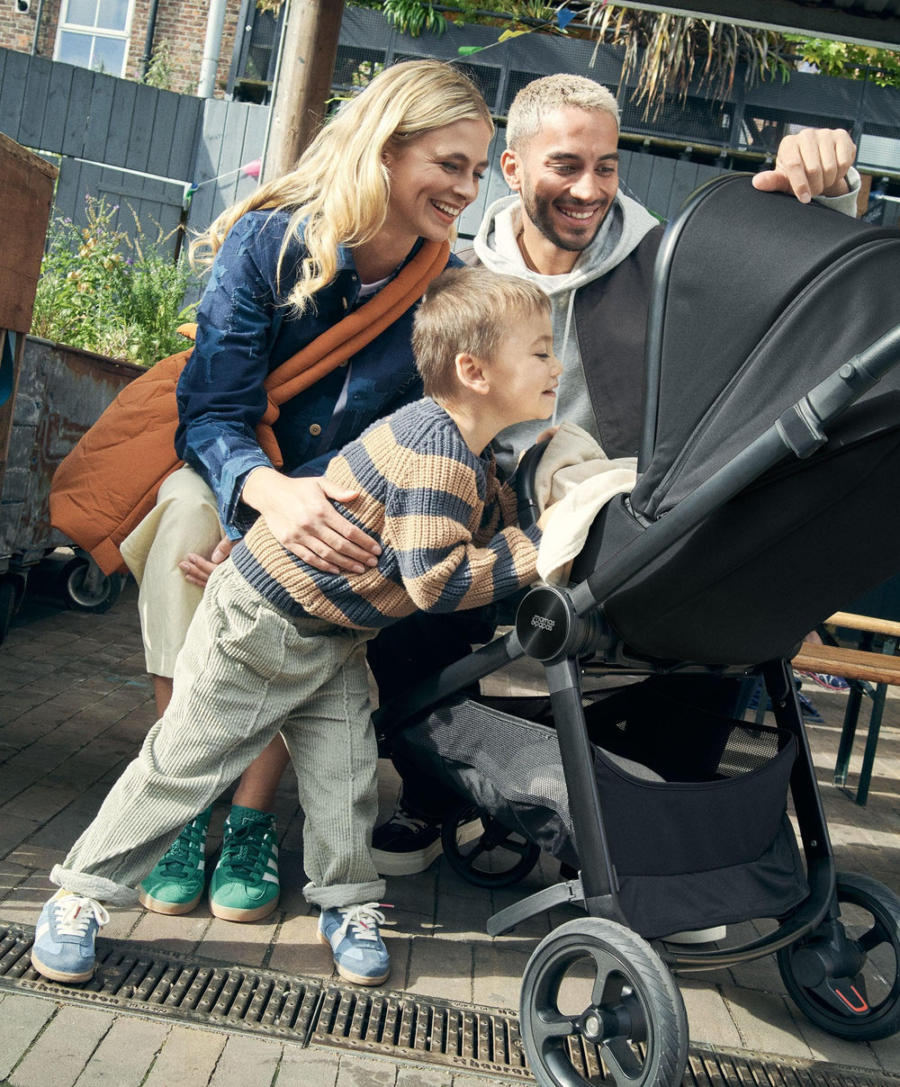 Mamas &amp; Papas Pushchairs Vardo S Complete with Aton B2 &amp; CC Stand - Noir