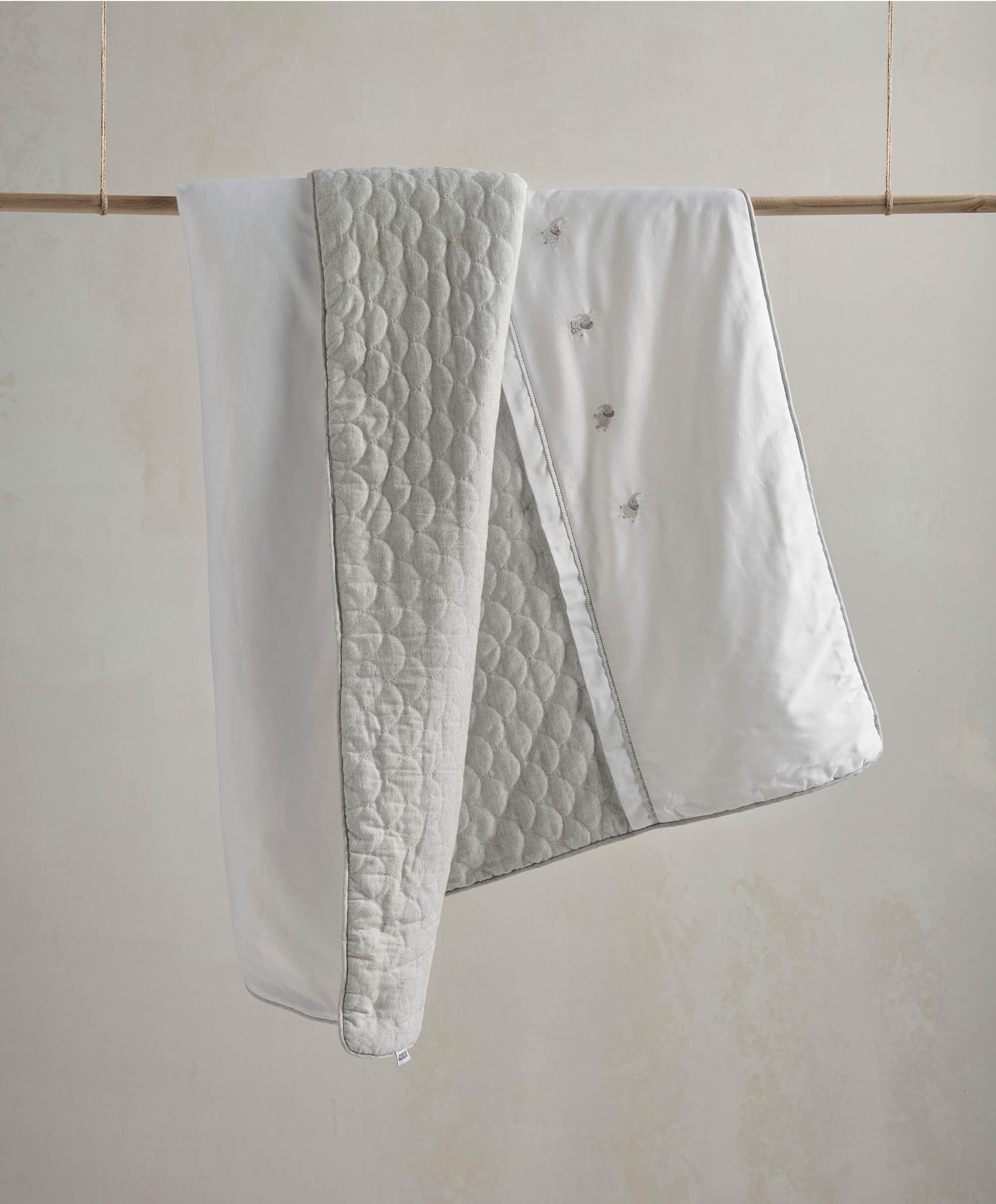 Quilt Welcome to World Elephant