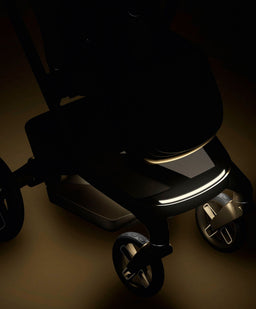 Maxi Cosi Maxi Cosi Fame Premium Pushchair Bundle with Pebble 360 Pro 2 Car Seat & Base – Black with Black Wheels