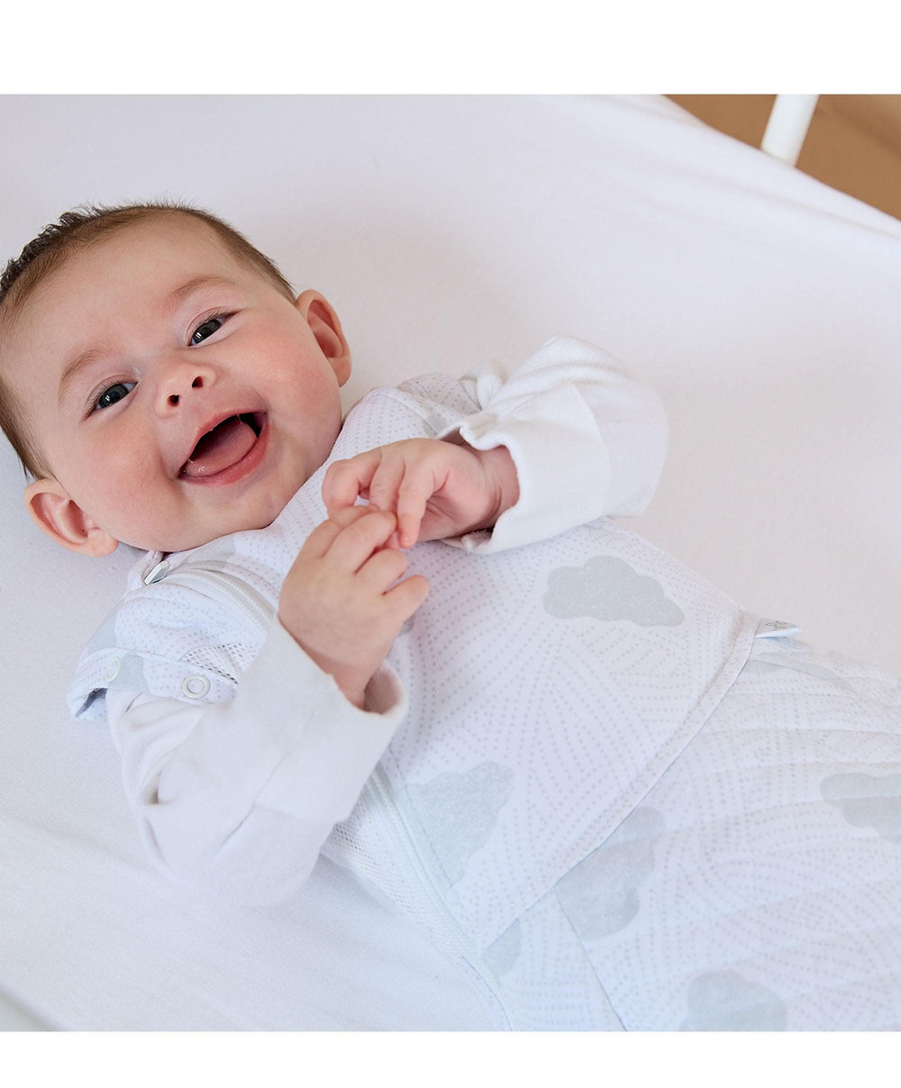 Purflo Purflo Swaddle to Sleep Bag 0-4 Months (2.5 Tog) - Cotton Clouds