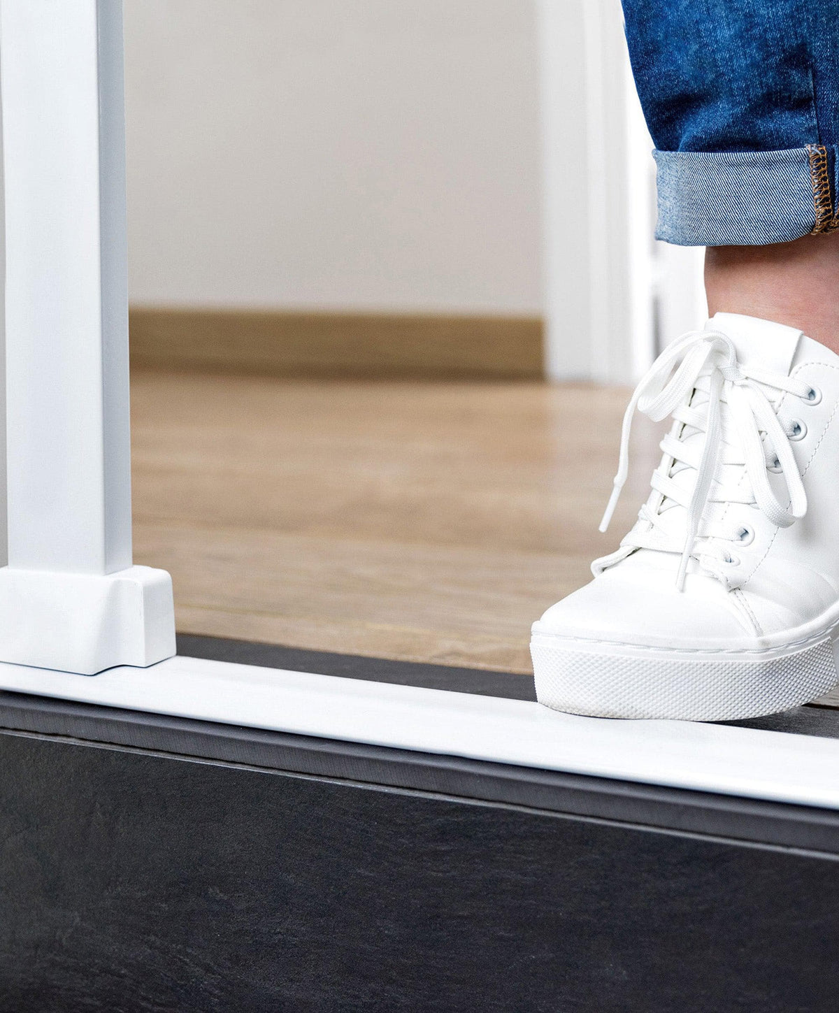 Safety 1st Flat Step Gate - White – Mamas & Papas UK