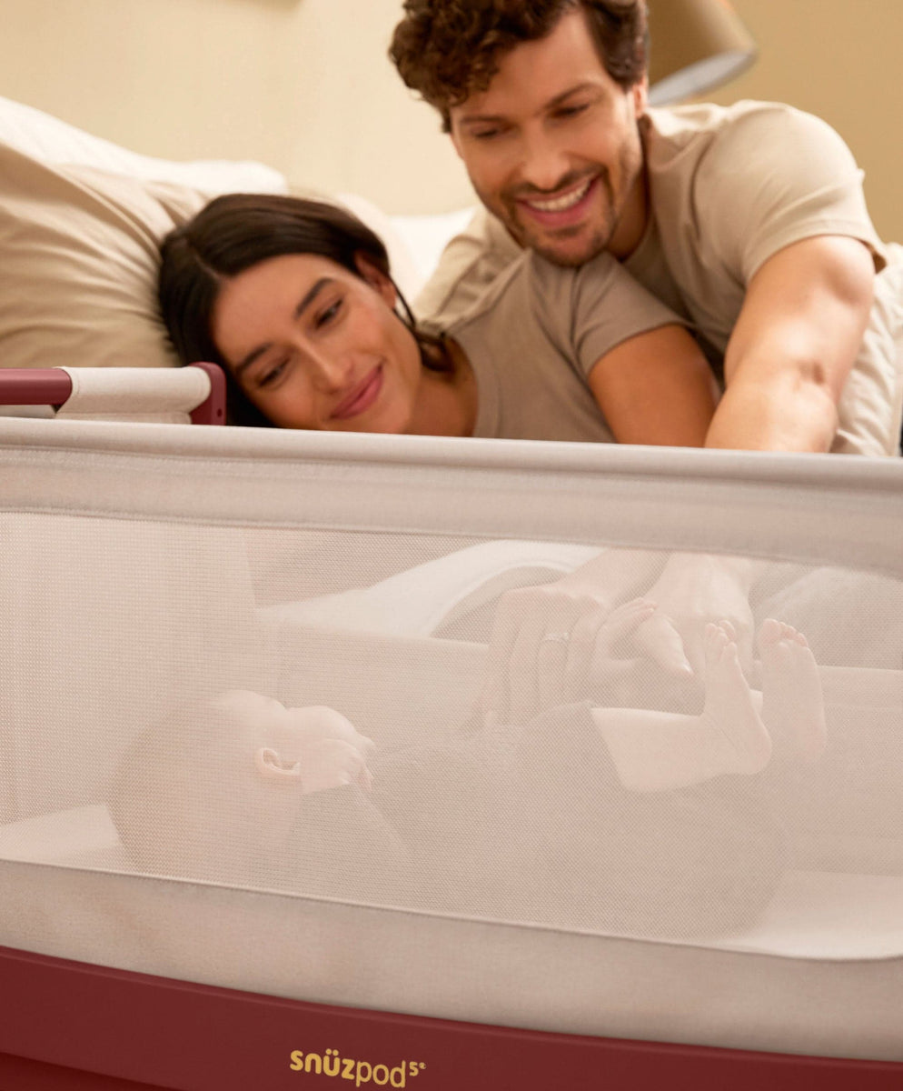 SnuzPod 5 Bedside Crib - Rouge – Mamas & Papas UK