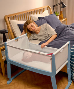 Snuz SnuzPod Studio Bedside Crib – Santorini Sky Blue
