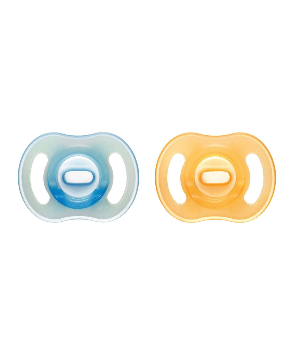 Tommee Tippee Soothers Tommee Tippee Ultra-light StayPut Night Glow Dummy 6-18m (2 Pack)