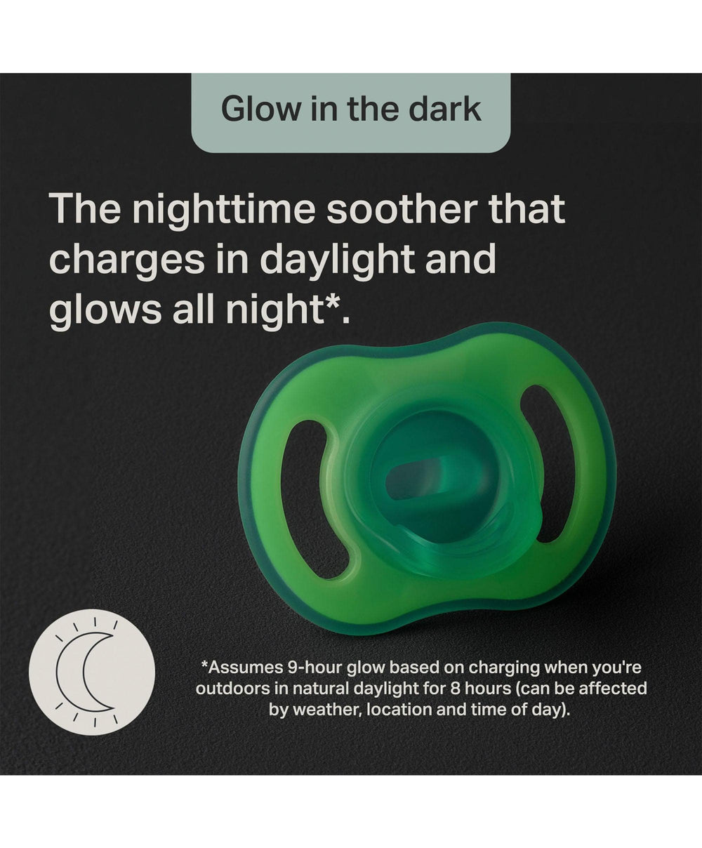 Tommee Tippee Soothers Tommee Tippee Ultra-light StayPut Night Glow Soother  0-6m  (2 Pack)