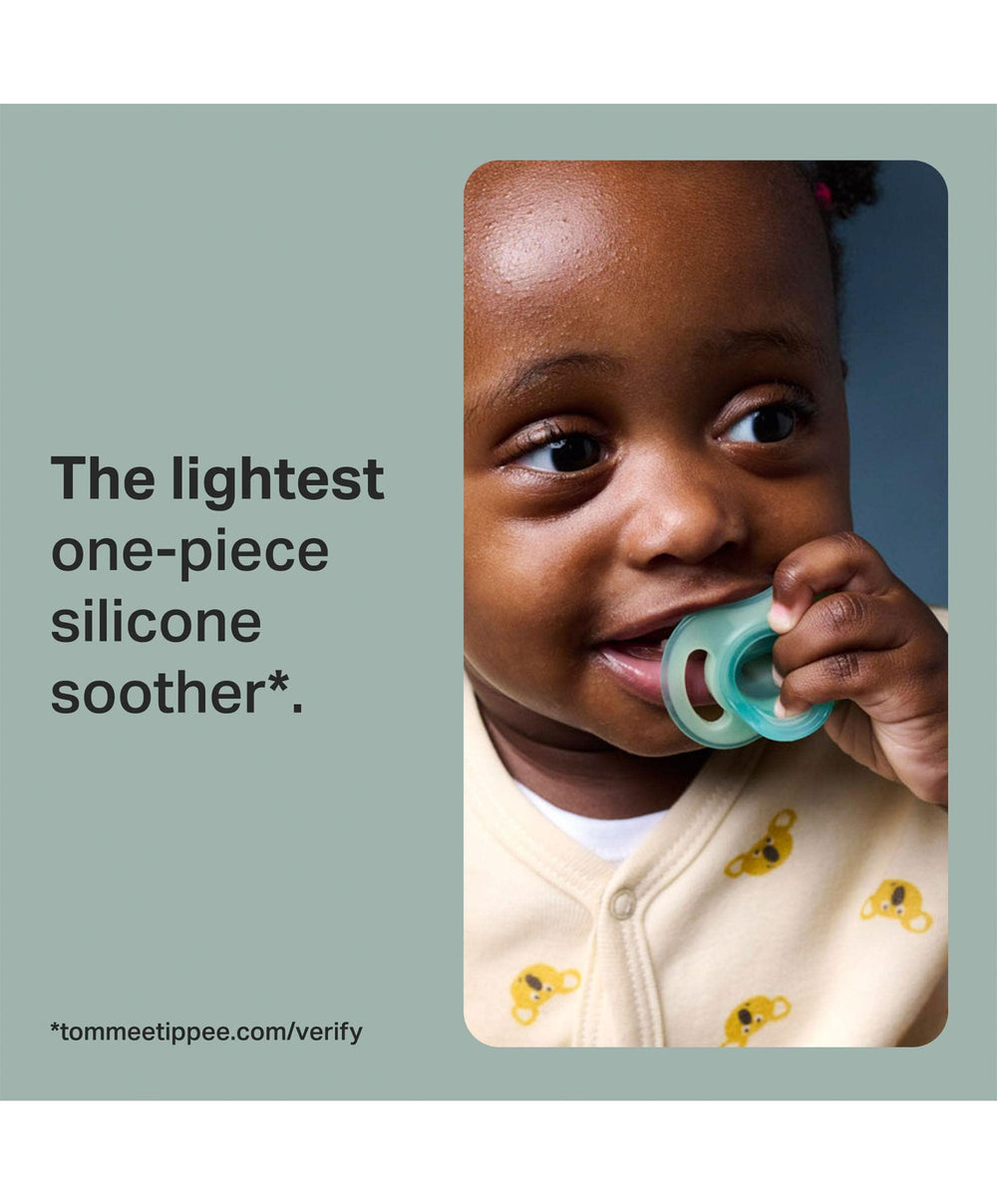 Tommee Tippee Soothers Tommee Tippee Ultra-light StayPut Night Glow Soother  0-6m  (2 Pack)