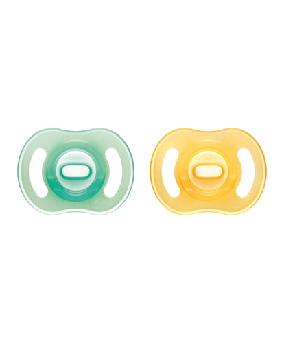 Tommee Tippee Soothers Tommee Tippee Ultra-light StayPut Night Glow Soother  0-6m  (2 Pack)