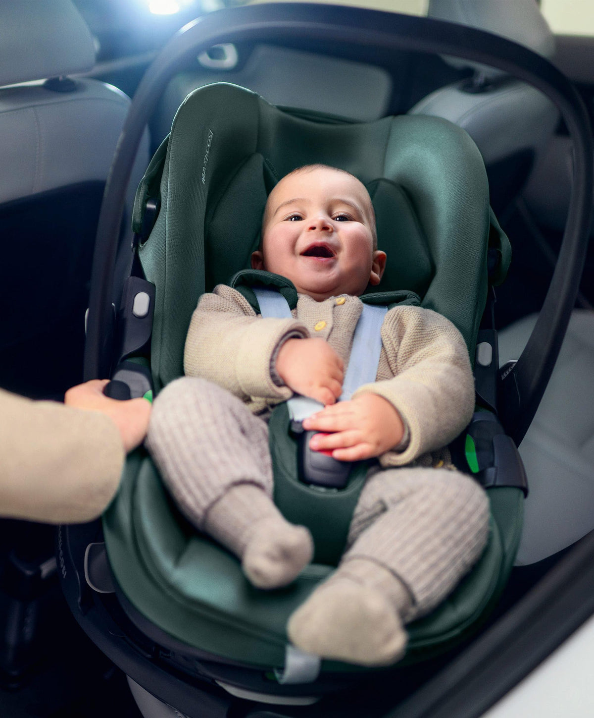 Maxi-Cosi 360 Pro Family bundle – Includes our Pebble 360 Pro & Pearl 360  Pro car seats with slide out, rotating FamilyFix 360 Pro base – from birth  up to 4 years