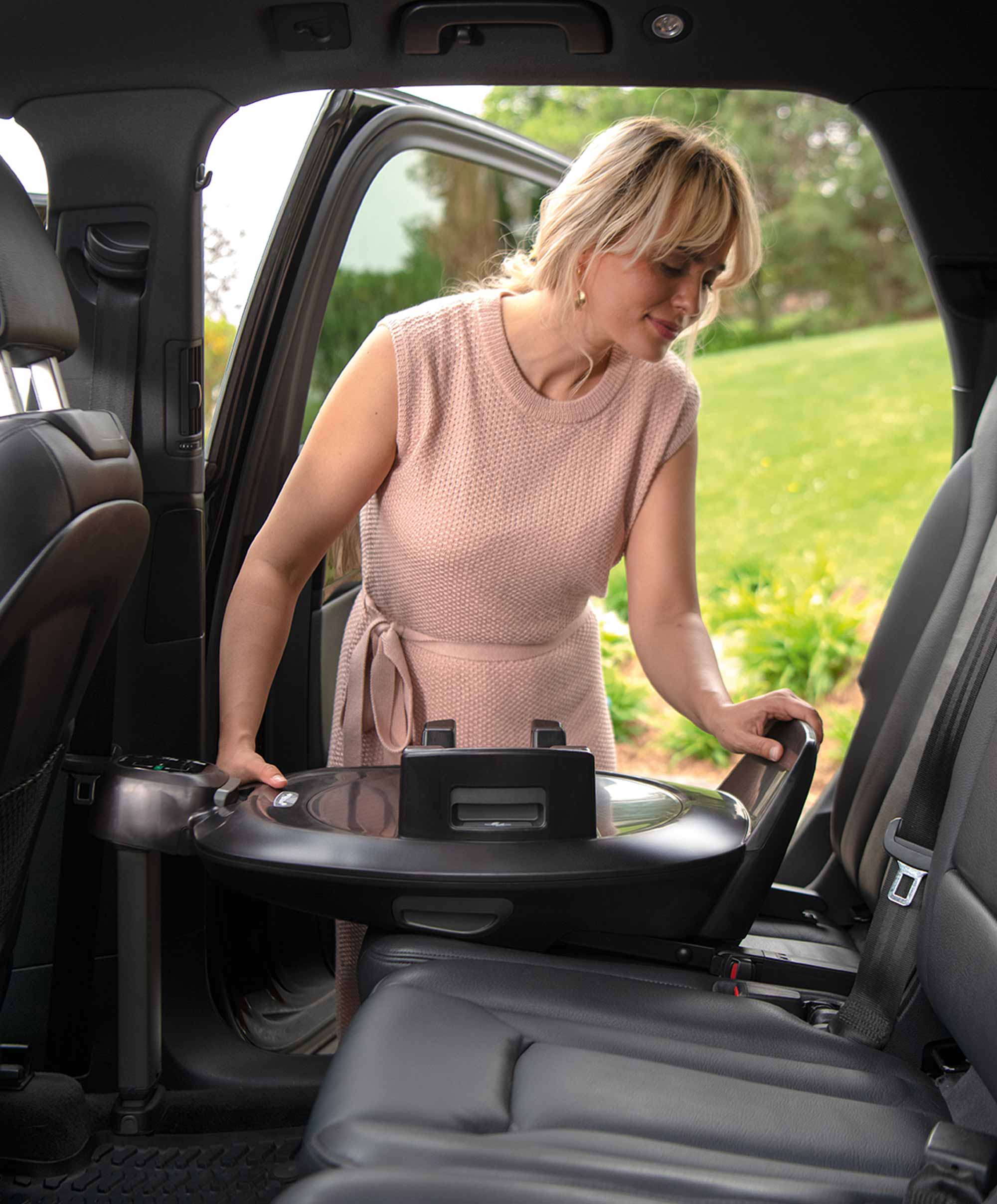 Nuna Base Next Rotating ISOFIX Base - Caviar – Mamas & Papas UK